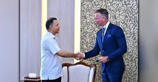 প্রধানমন্ত্রীর সঙ্গে ভিসার এশিয়া প্যাসিফিক অঞ্চলের প্রেসিডেন্টের সাক্ষাৎ